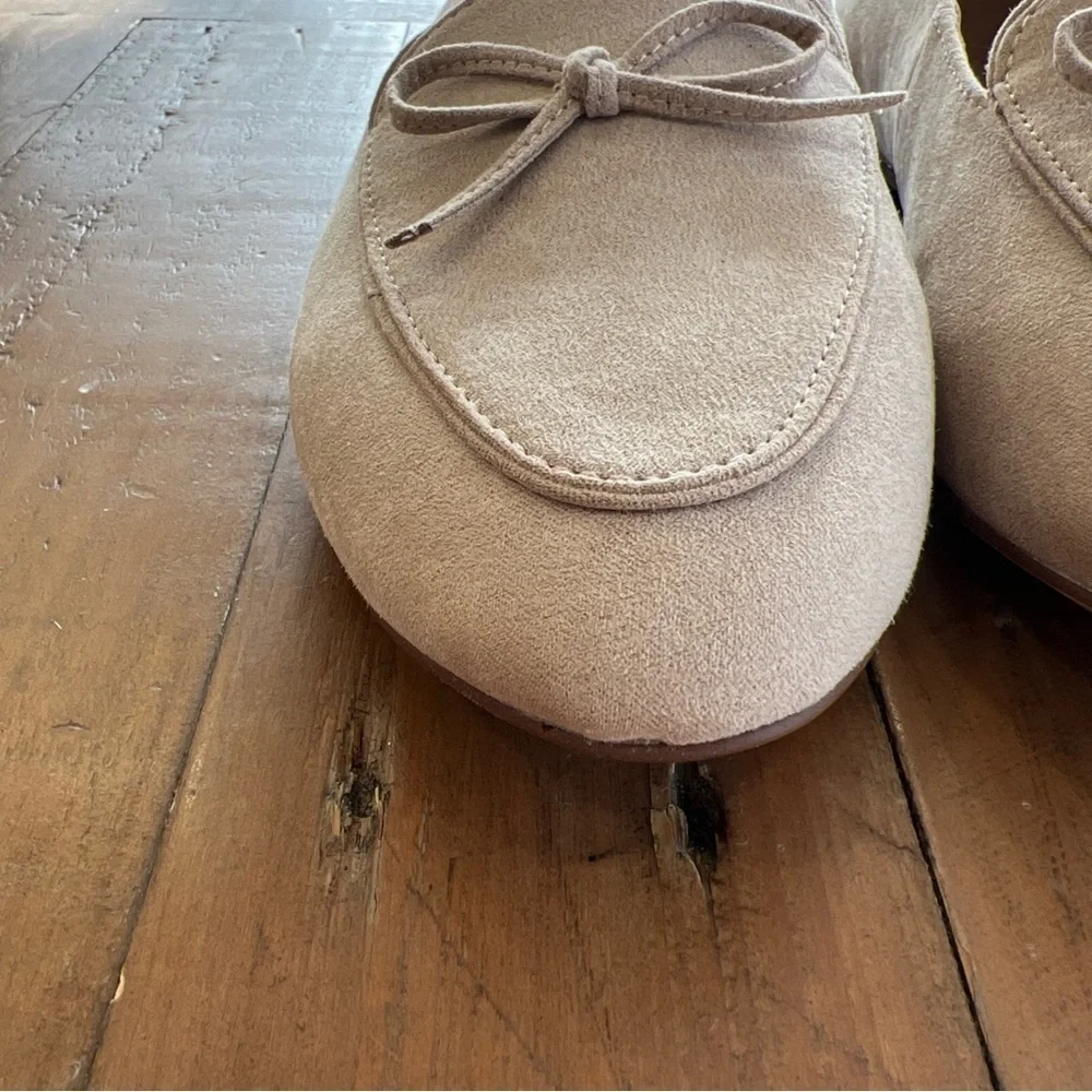J.crew sand suede bow loafers flats academia almond toe casual women’s 8 NWOB
